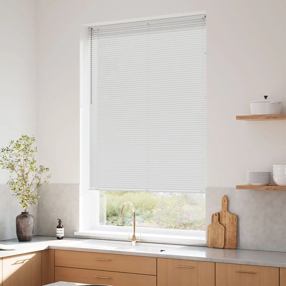 Silver Grey L-Shaped Venetian Blind - 25mm Slat 1