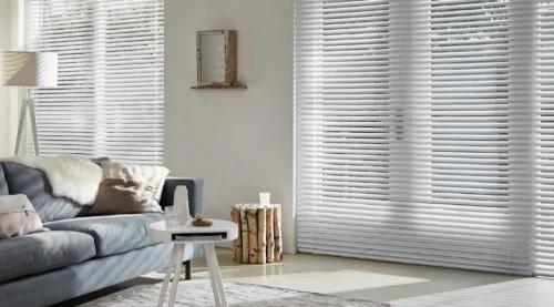 Browse our inspiration gallery of Venetian blinds in Dubai. Dubai Blinds Co presents modern, functional, and stylish window solutions.